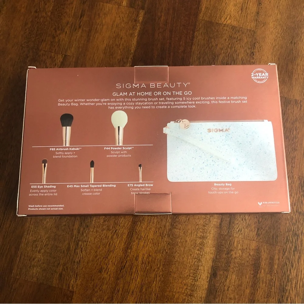 NIB $98 Sigma Beauty Holiday Glam Brush Set!